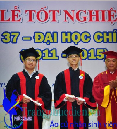 Lễ phục trao bằng ngày tốt nghiệp ra trường