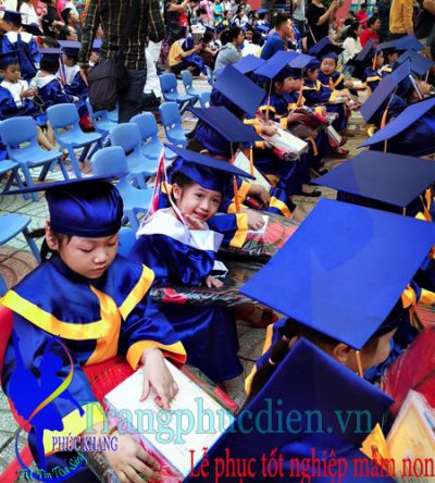 Áo tổng kết mầm non