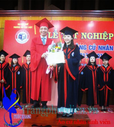 Lễ phục nhận bằng ra trường đẹp
