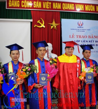 Thiết kế và bán buôn áo nhận bằng tốt nghiệp