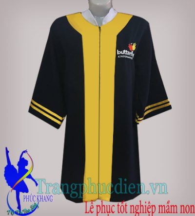 May đồng phục nhận bằng trẻ em